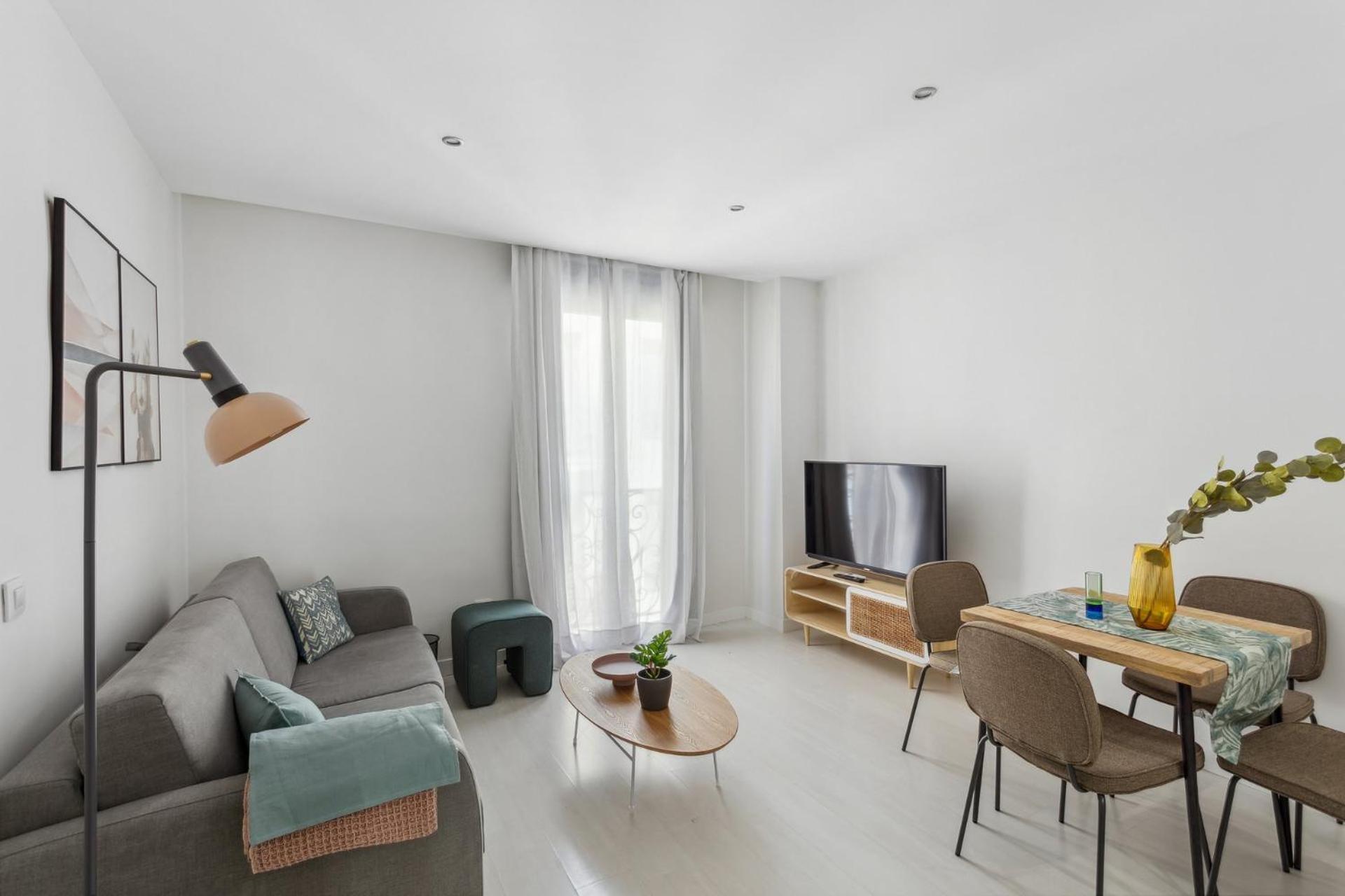 Limehome Madrid Calle De La Paloma Ngoại thất bức ảnh