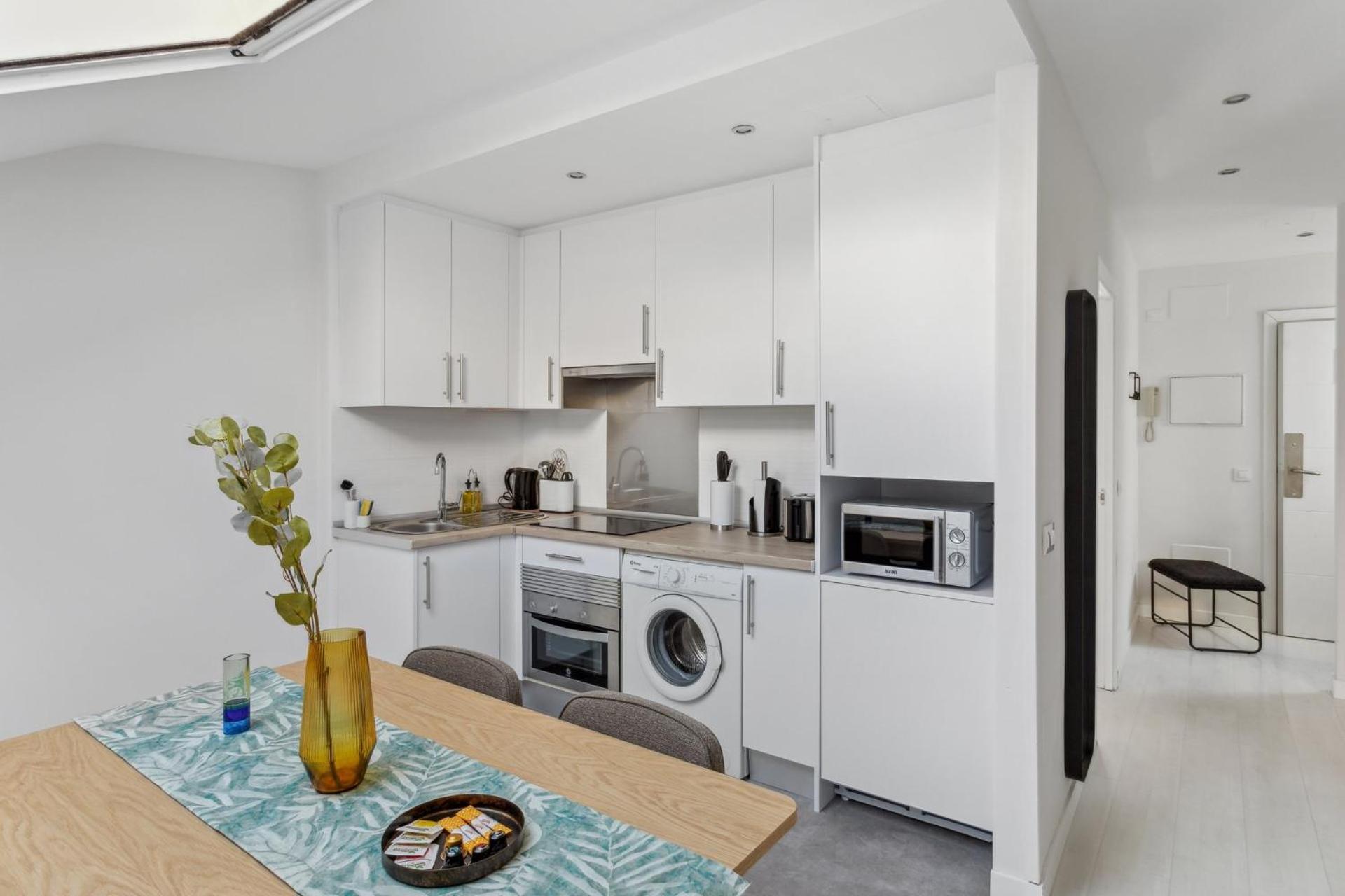 Limehome Madrid Calle De La Paloma Ngoại thất bức ảnh
