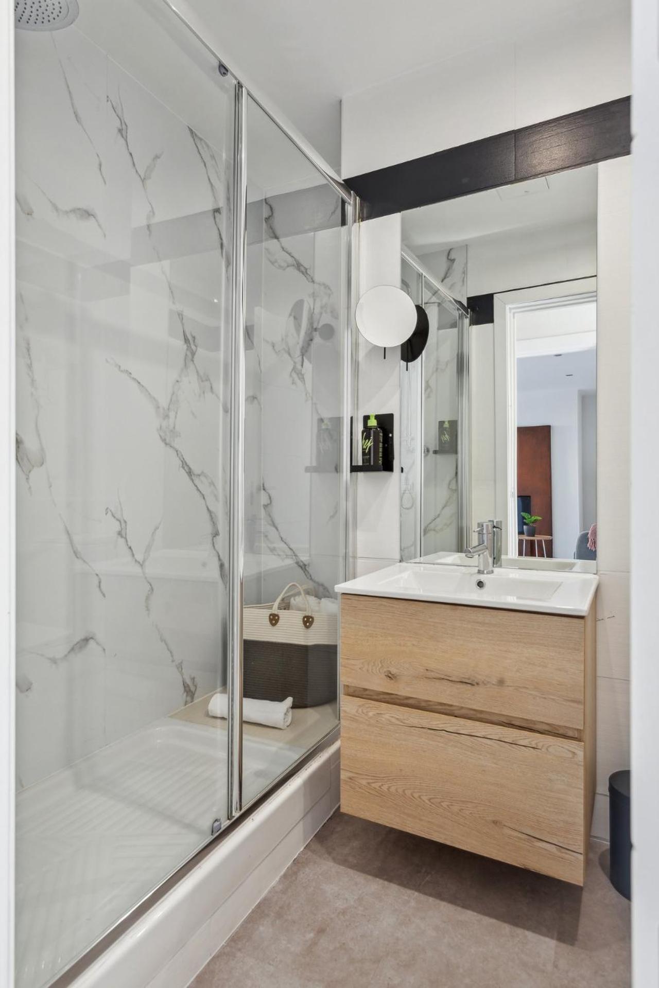 Limehome Madrid Calle De La Paloma Ngoại thất bức ảnh