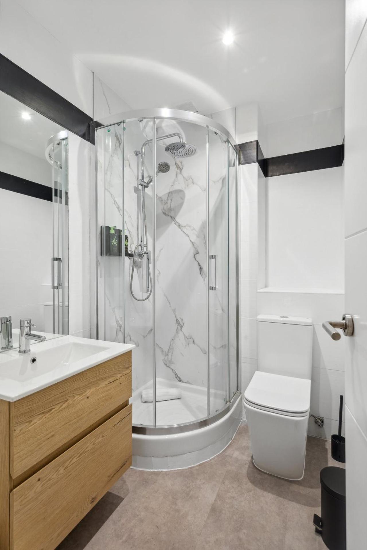 Limehome Madrid Calle De La Paloma Ngoại thất bức ảnh