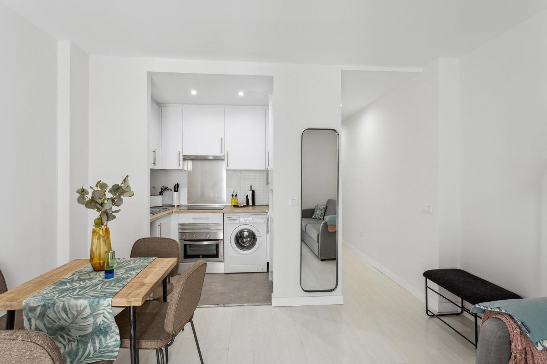 Limehome Madrid Calle De La Paloma Ngoại thất bức ảnh