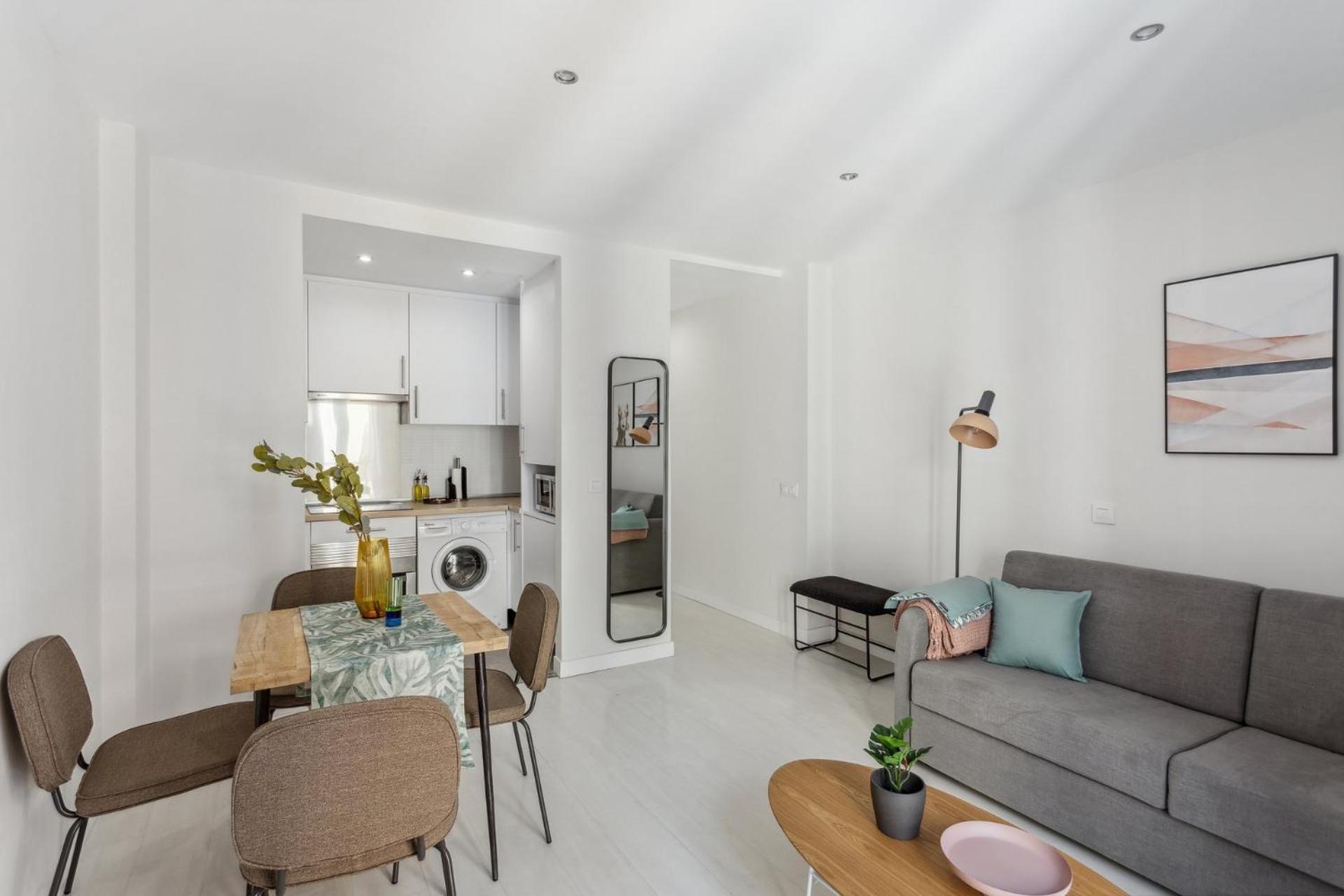 Limehome Madrid Calle De La Paloma Ngoại thất bức ảnh