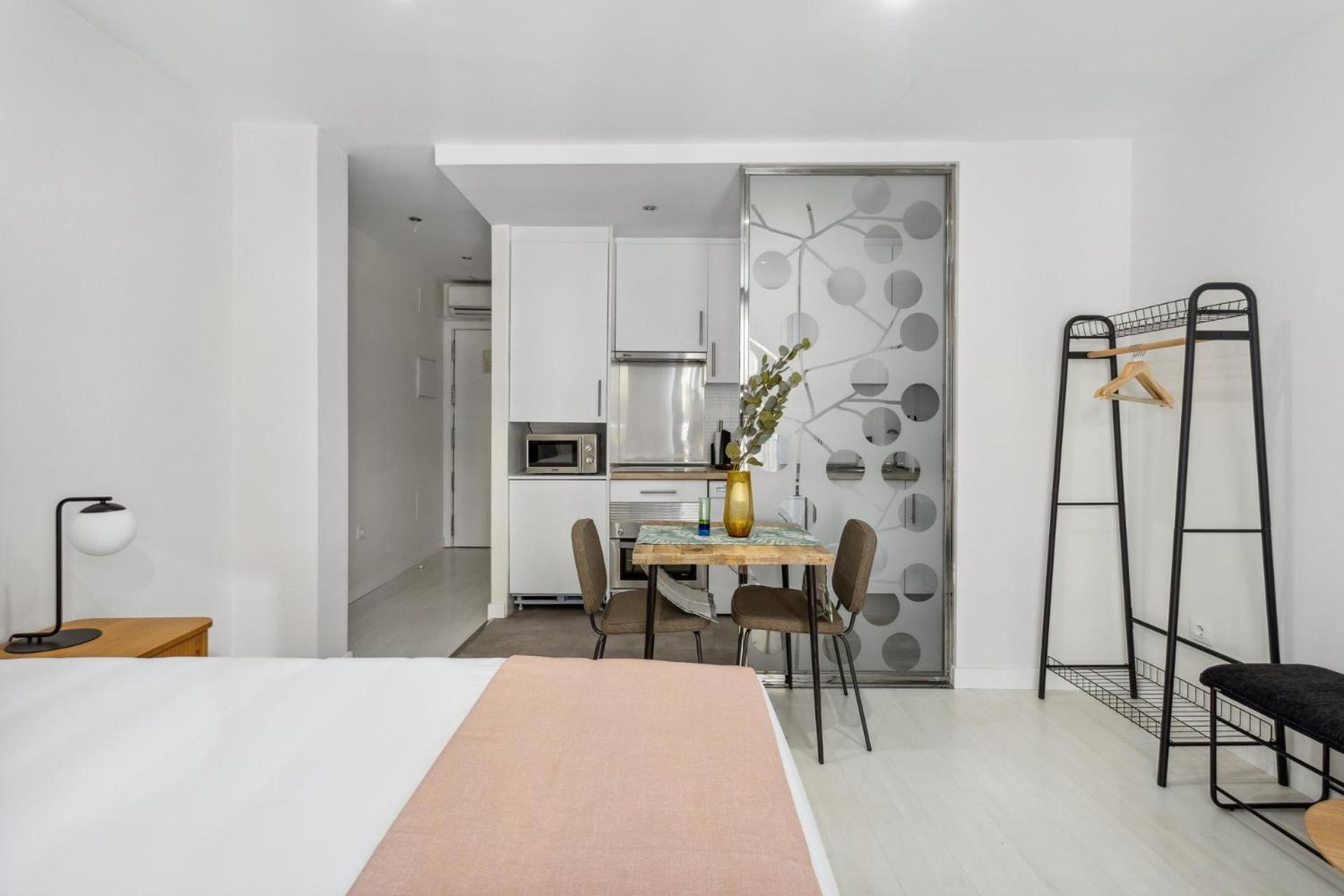 Limehome Madrid Calle De La Paloma Ngoại thất bức ảnh
