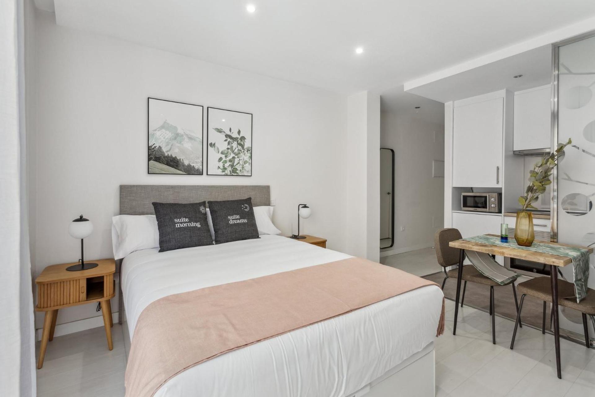 Limehome Madrid Calle De La Paloma Ngoại thất bức ảnh
