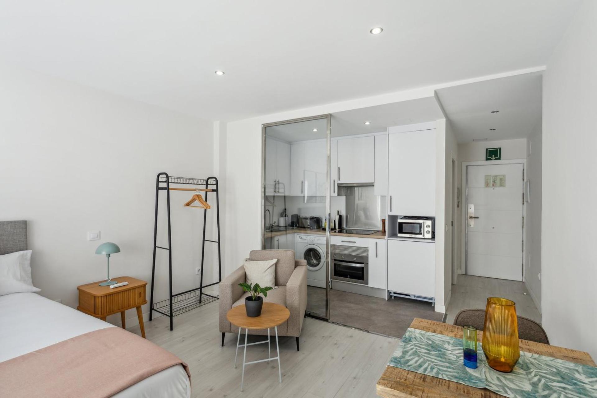 Limehome Madrid Calle De La Paloma Ngoại thất bức ảnh
