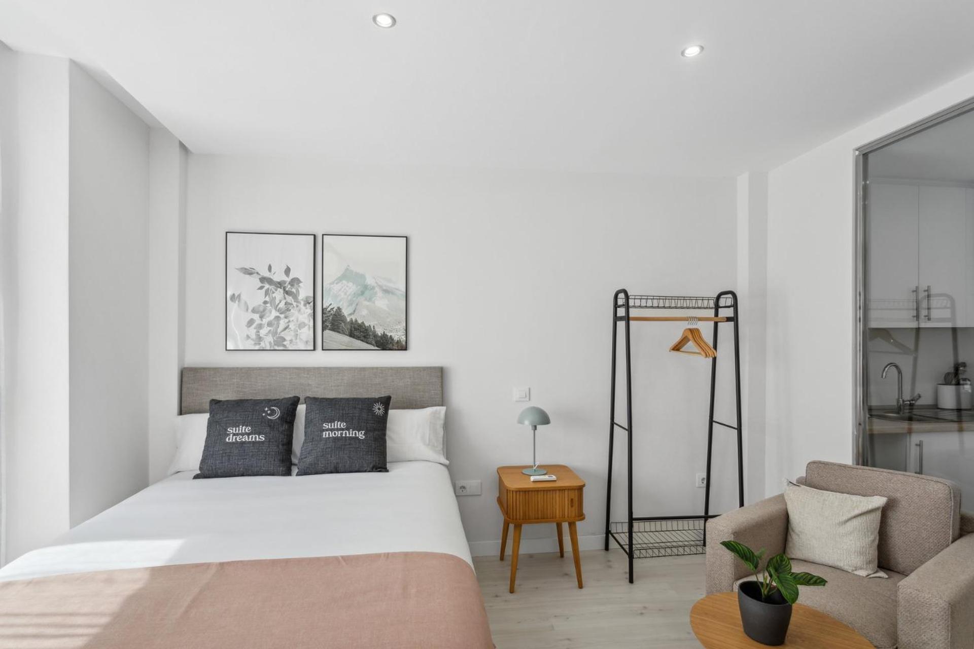 Limehome Madrid Calle De La Paloma Ngoại thất bức ảnh