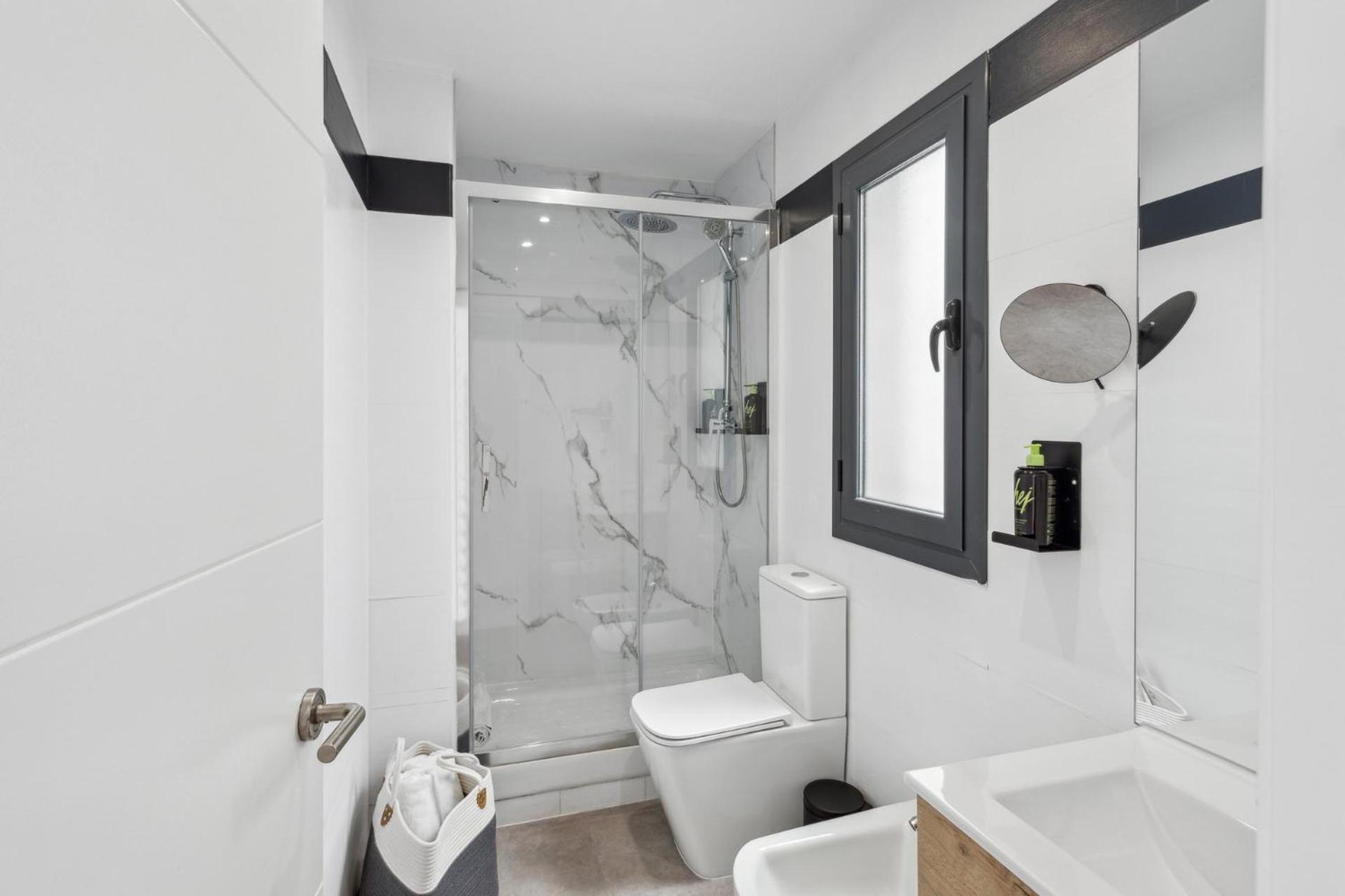 Limehome Madrid Calle De La Paloma Ngoại thất bức ảnh