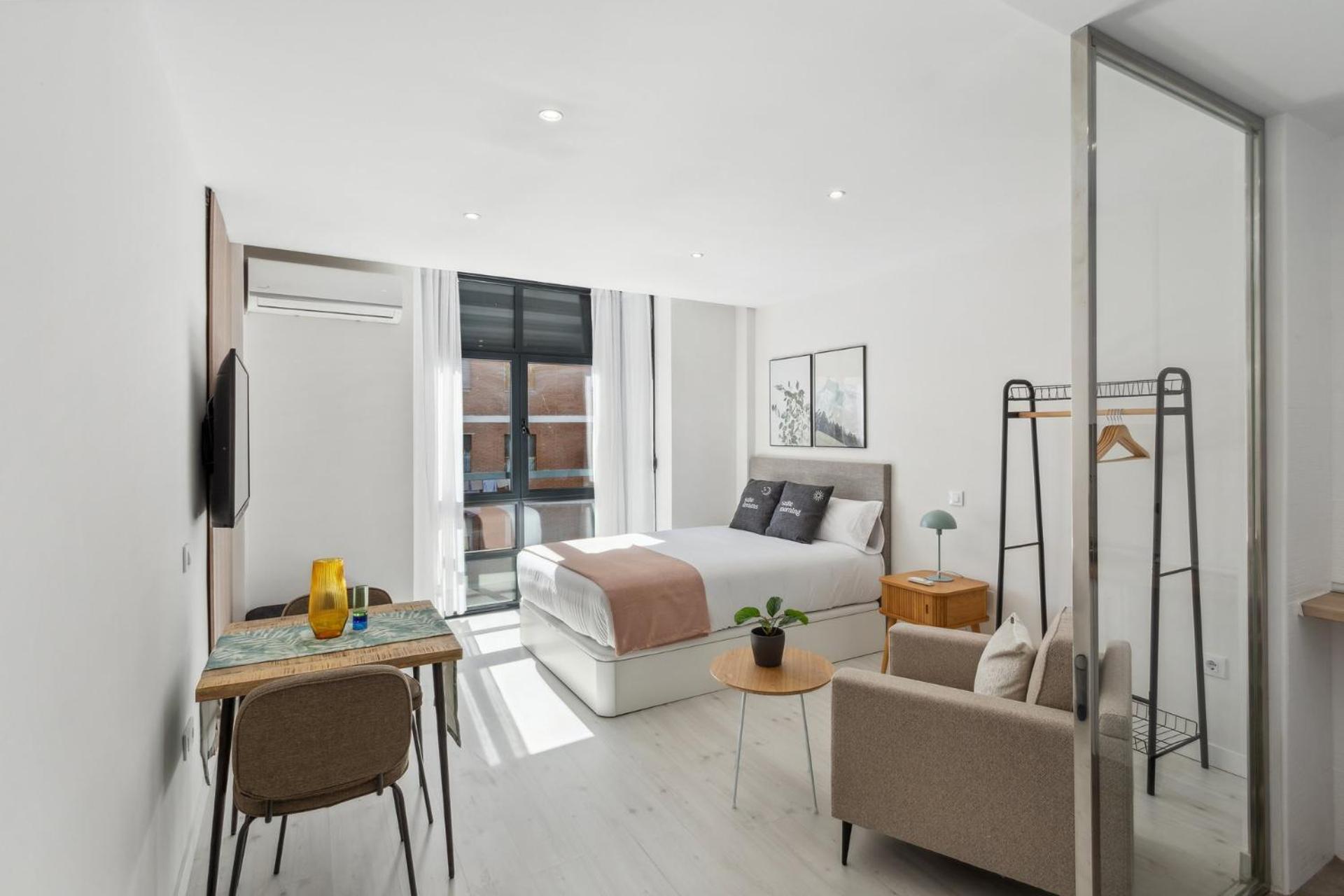 Limehome Madrid Calle De La Paloma Ngoại thất bức ảnh