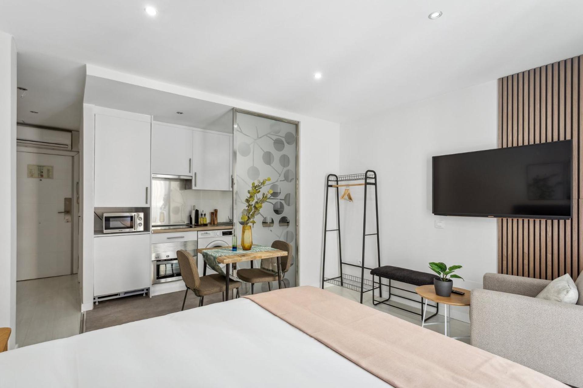 Limehome Madrid Calle De La Paloma Ngoại thất bức ảnh