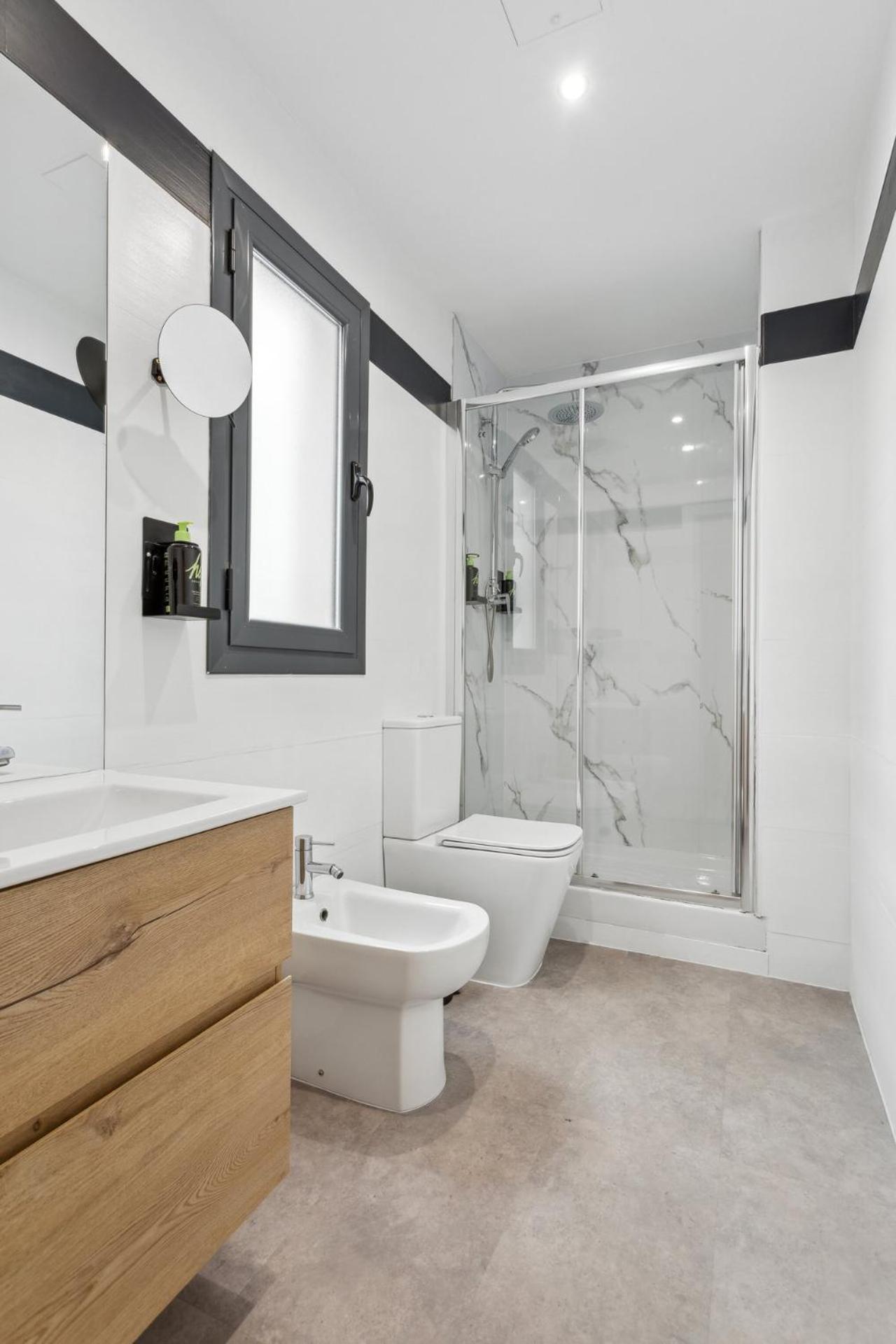 Limehome Madrid Calle De La Paloma Ngoại thất bức ảnh