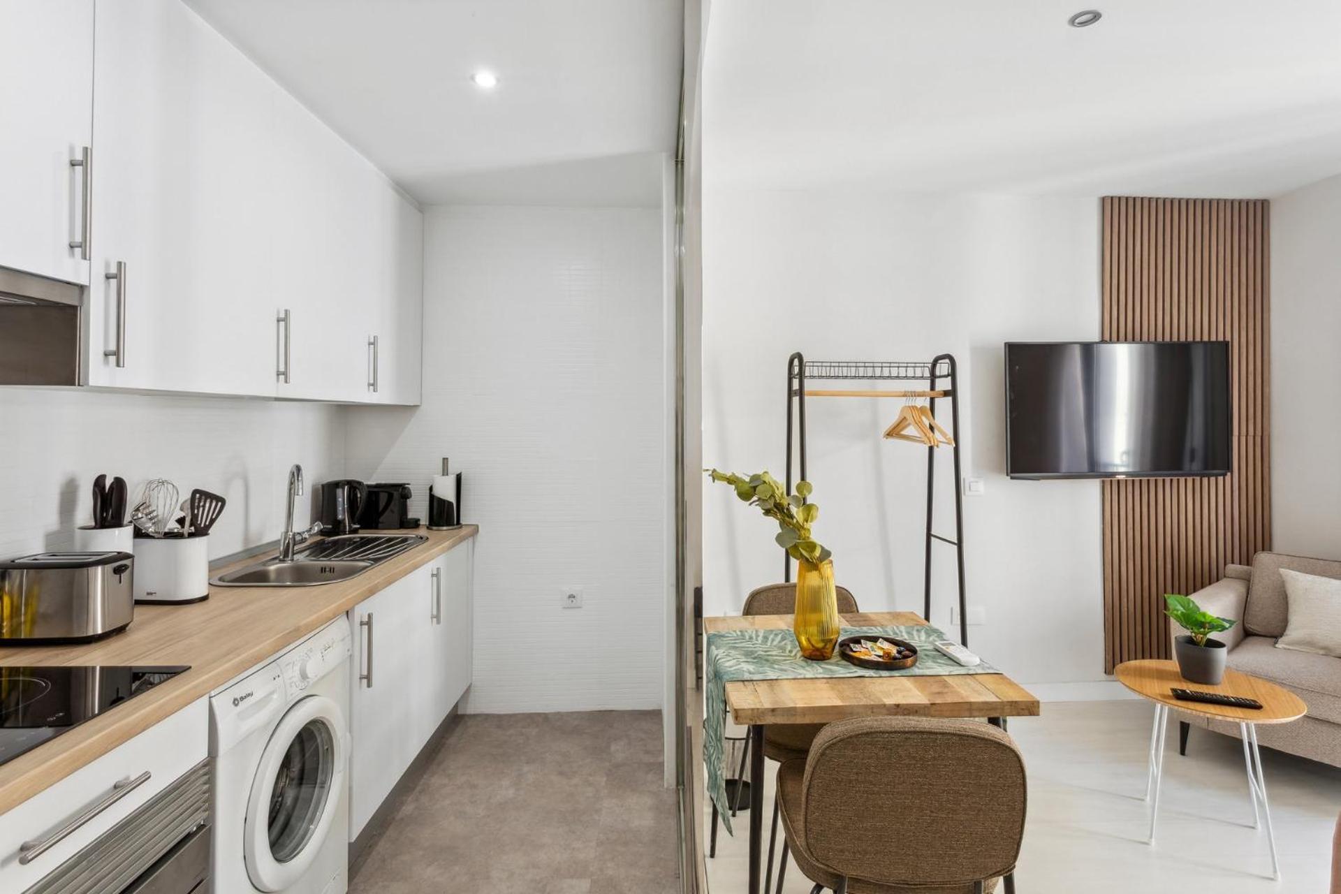 Limehome Madrid Calle De La Paloma Ngoại thất bức ảnh